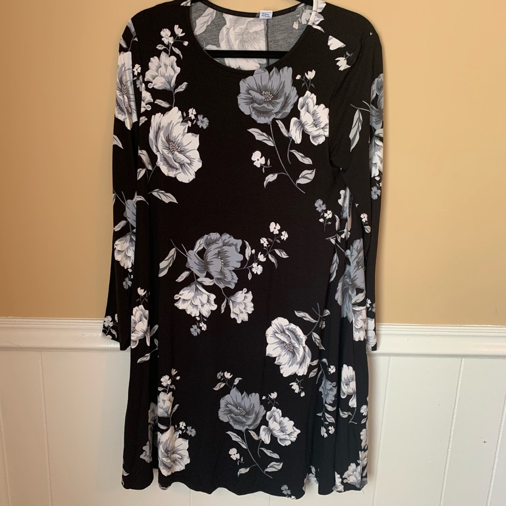 Old Navy Black Flower Print Dress